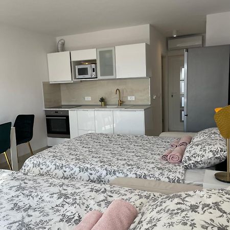 Apartment Vila ** Stinica Luaran gambar