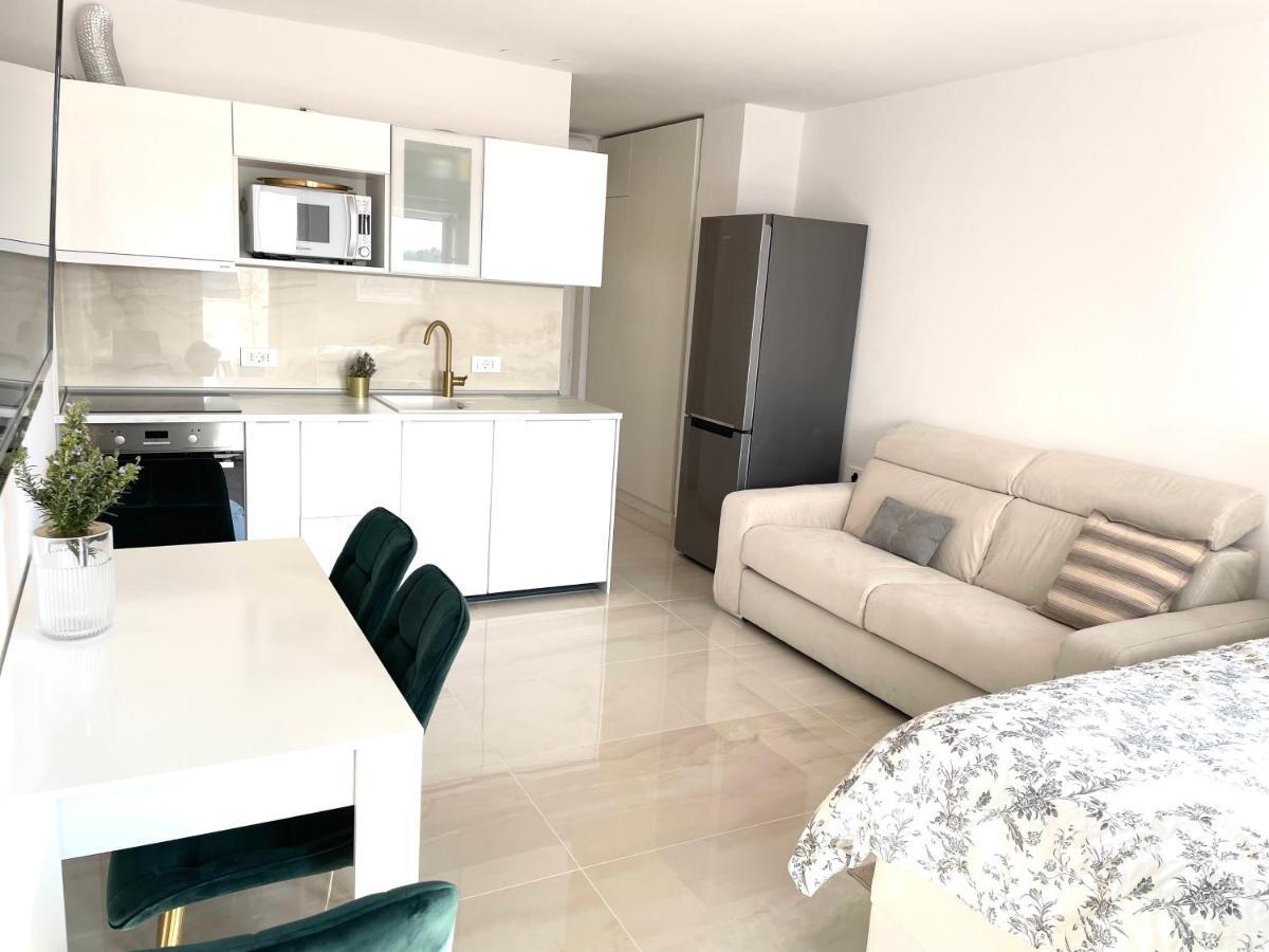Apartment Vila ** Stinica Luaran gambar